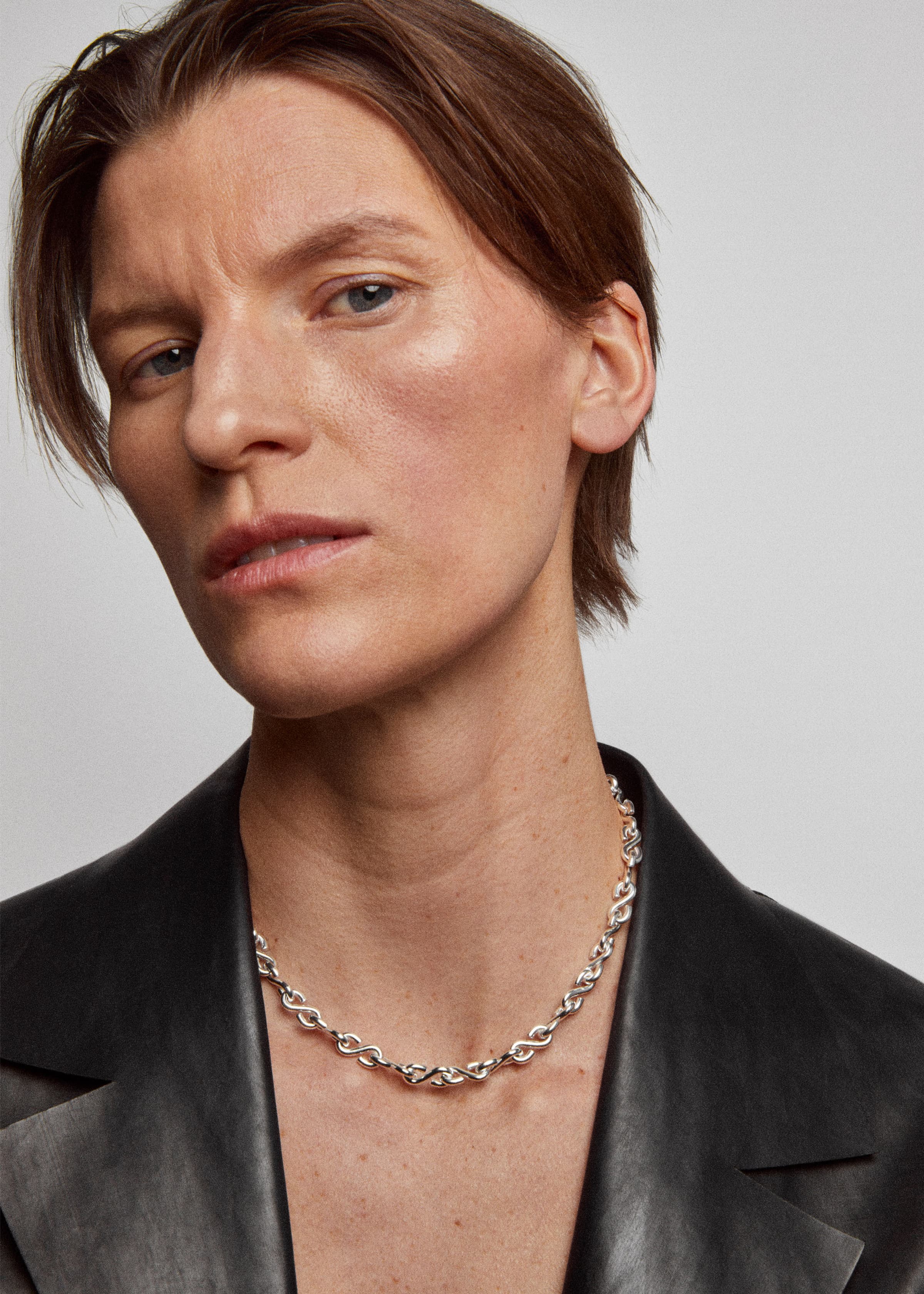 S necklace thin