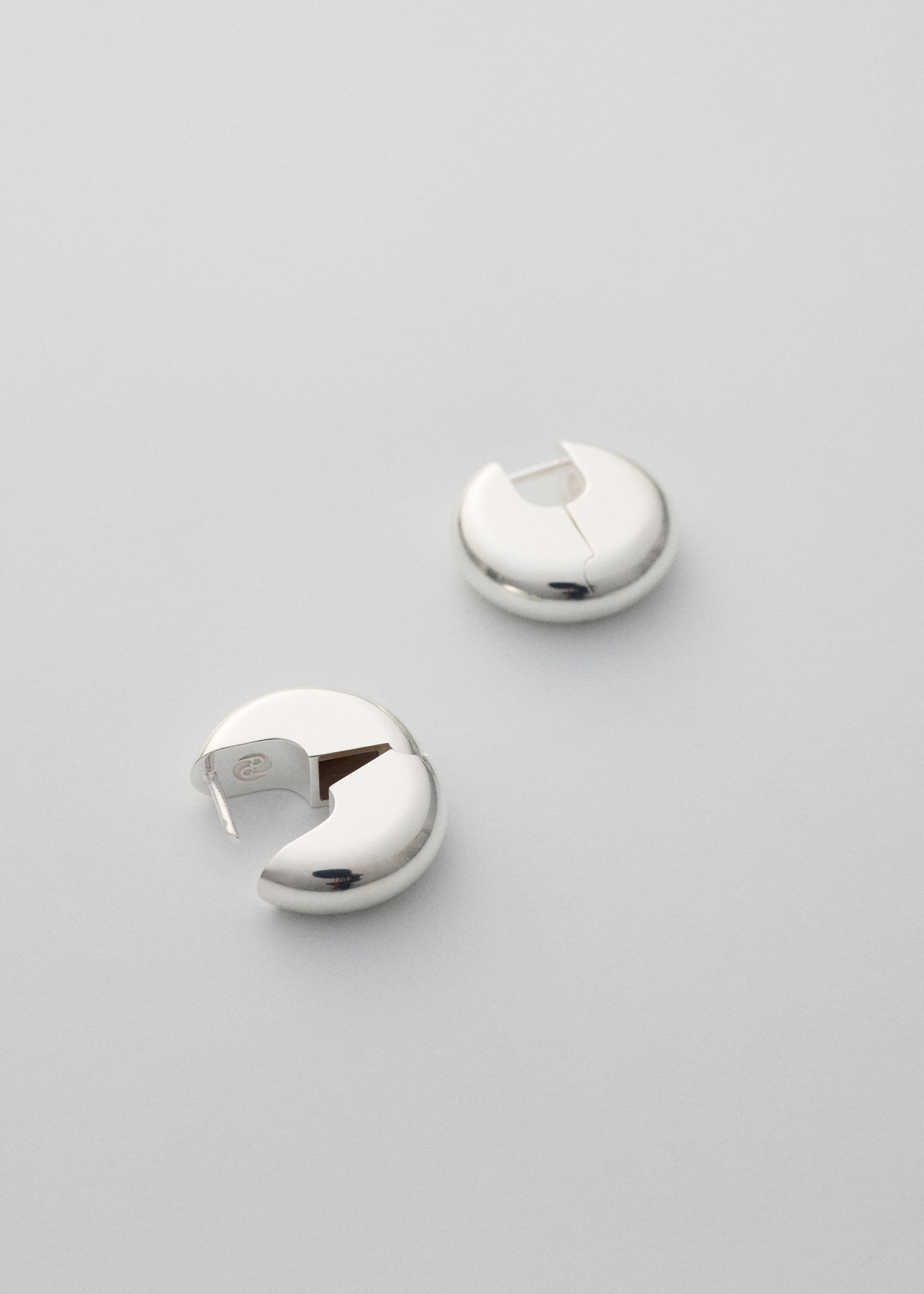 Disc earrings