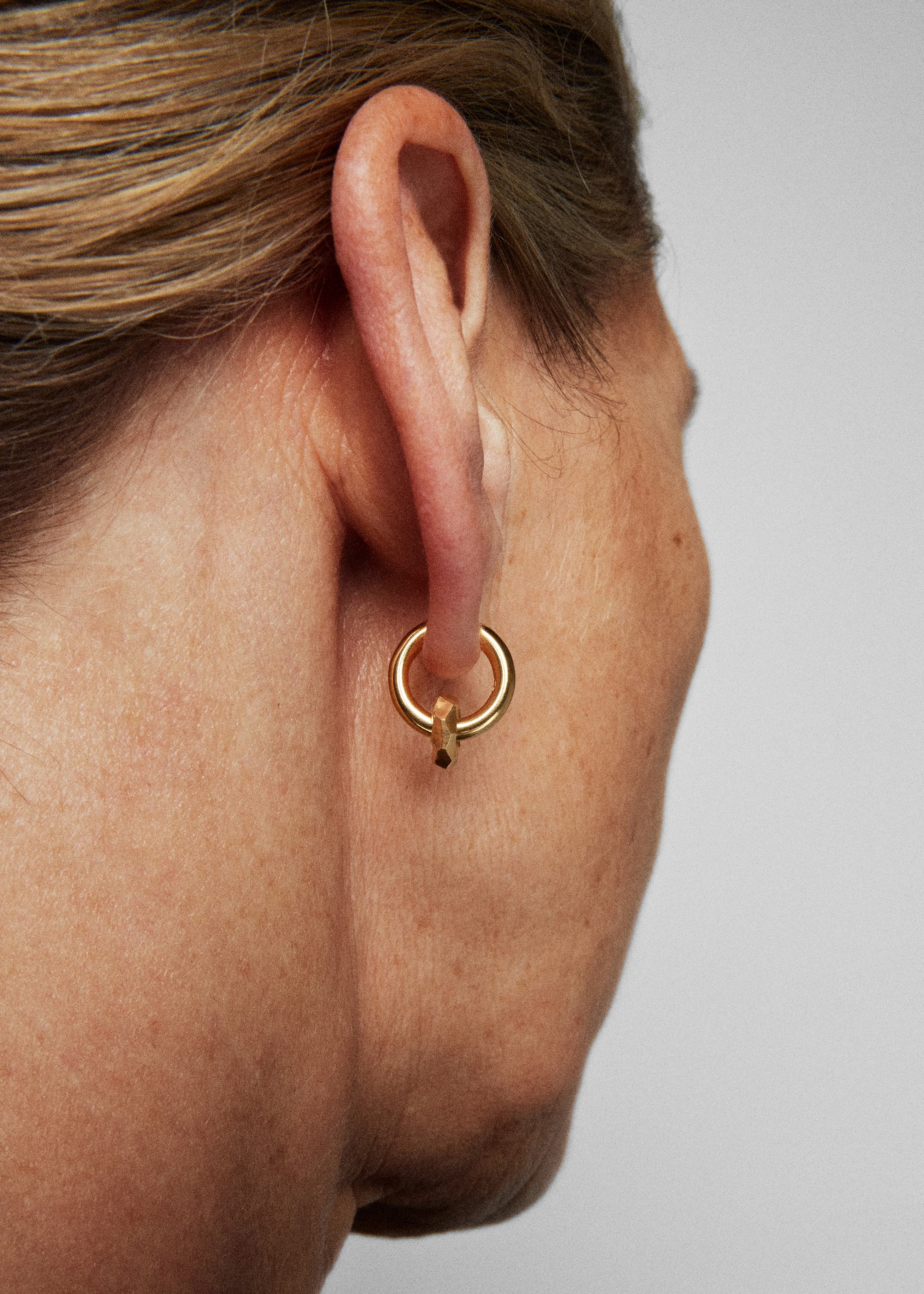 System earring donut